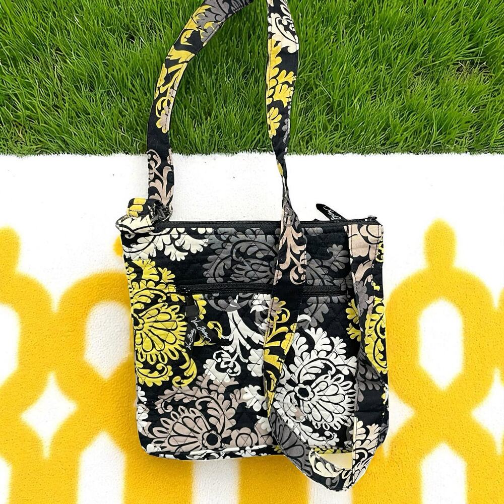Vera Bradley Hipster Crossbody Bag Purse Quilted Floral Retired Dogwood Shoulder